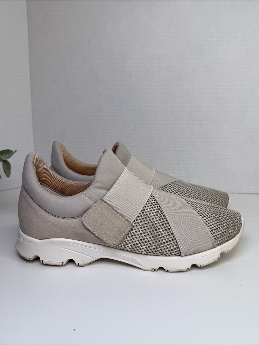 J.Jill Fit Cross Strap Sneaker Women’s EU Size 40 US Size 9.5
